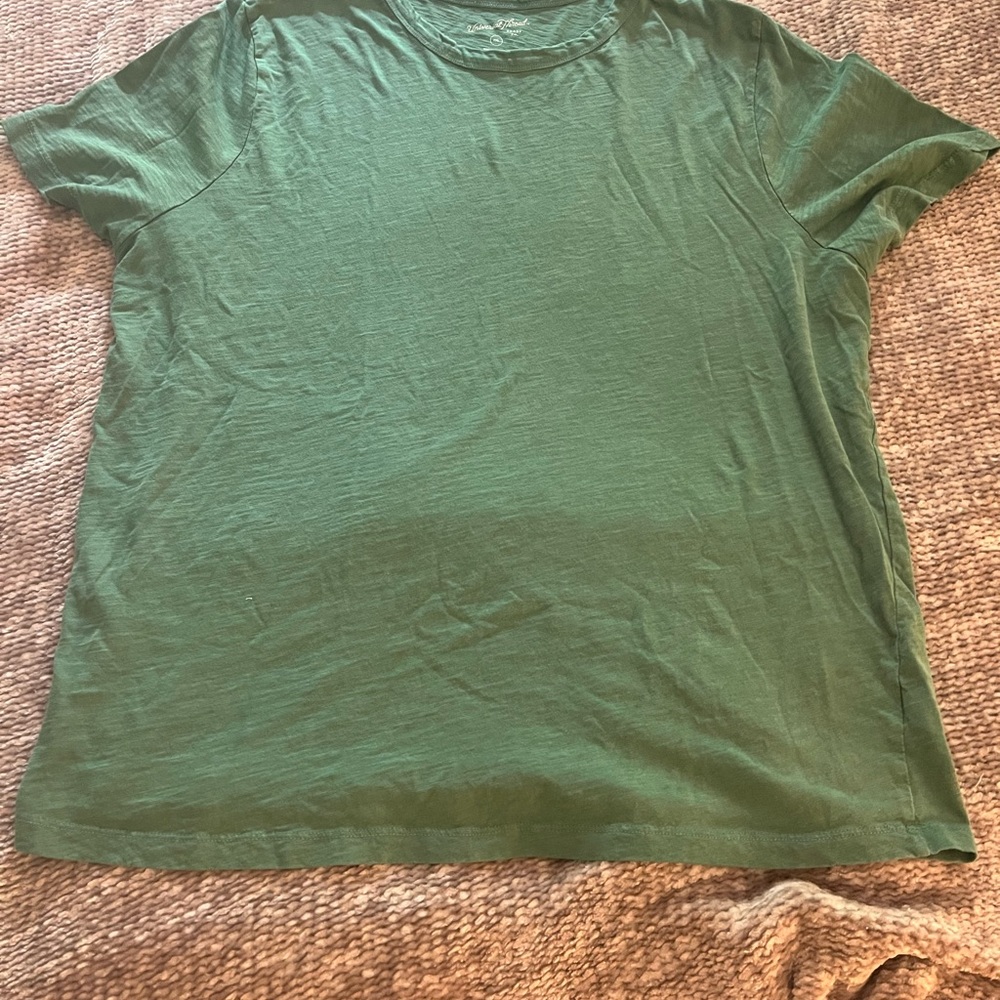 Basic Target Tee - Picture 3 of 3